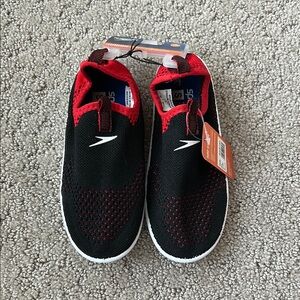 Speedo Surf Strider Black & Red Small Water Aqua Shoe Sandal Unisex S (13-1) NWT
